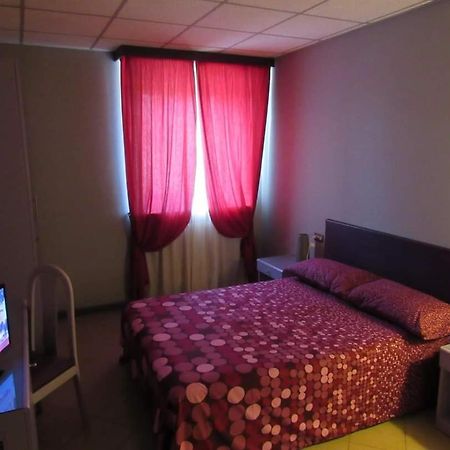 B&B The Sun Swimming & Pool Turin Exterior photo
