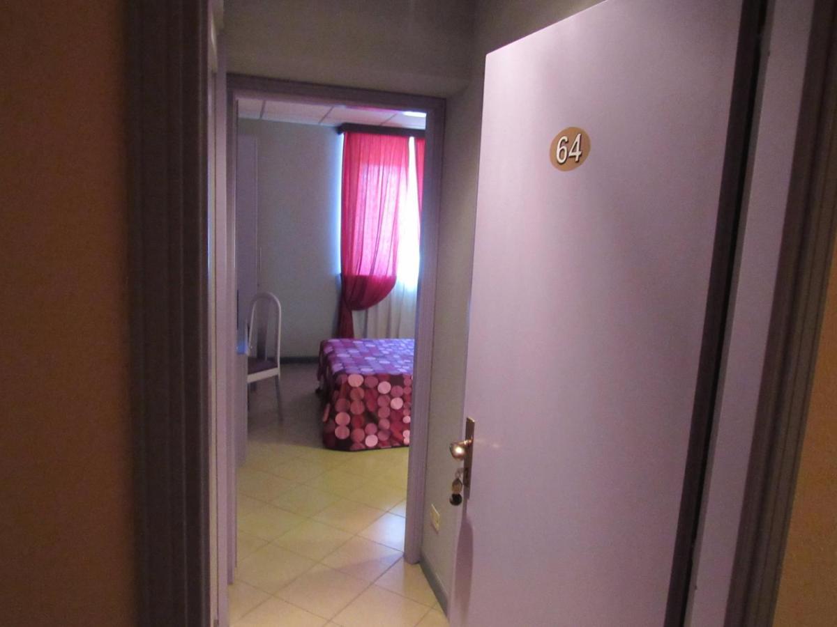 B&B The Sun Swimming & Pool Turin Exterior photo