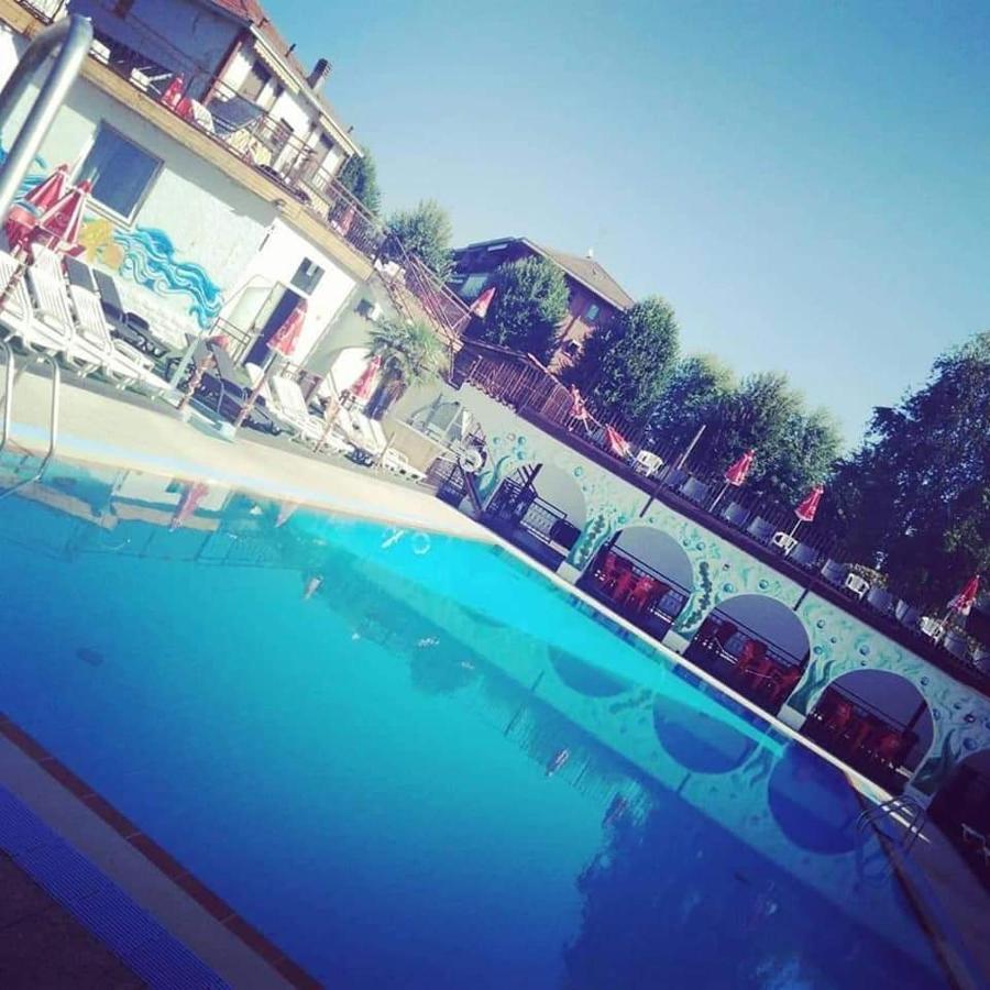 B&B The Sun Swimming & Pool Turin Exterior photo
